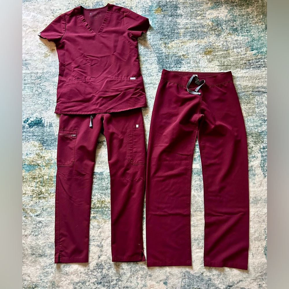 Figs Women's Scrub Set in Maroon